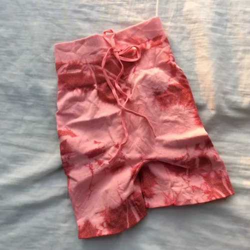 Shorts Y Tops Deportivos De Mujer 3 Shorts Y Tops Deportivos De Mujer – Image 3