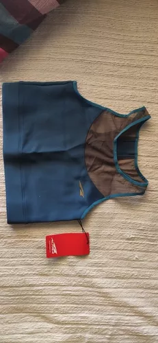 Top Para Deporte Marca Altra.