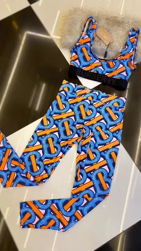 Conjuntos De Diferentes Marcas Y Modelos 2 Conjuntos De Diferentes Marcas Y Modelos – Image 2