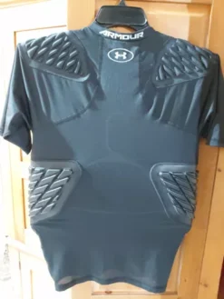 Playeras Con Protecciones Para Americano -Promos Tops Deportivos Magasin D NQ NP 865859 MLM69386396206 052023 O