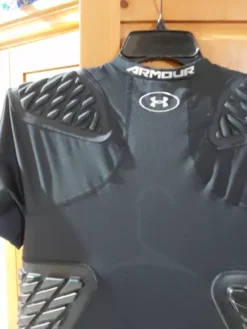 Playeras Con Protecciones Para Americano -Promos Tops Deportivos Magasin D NQ NP 959981 MLM69386396200 052023 O